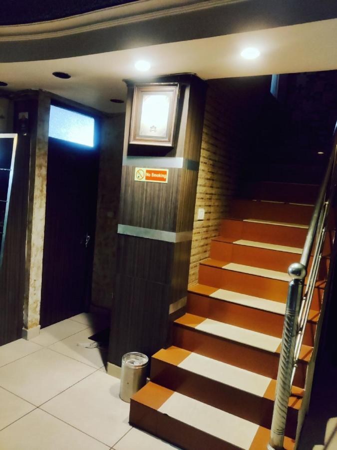 Hotel Novelty Jammu Esterno foto
